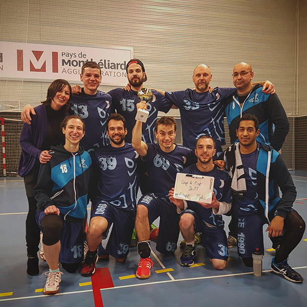 everest ultimate team indoor poseren